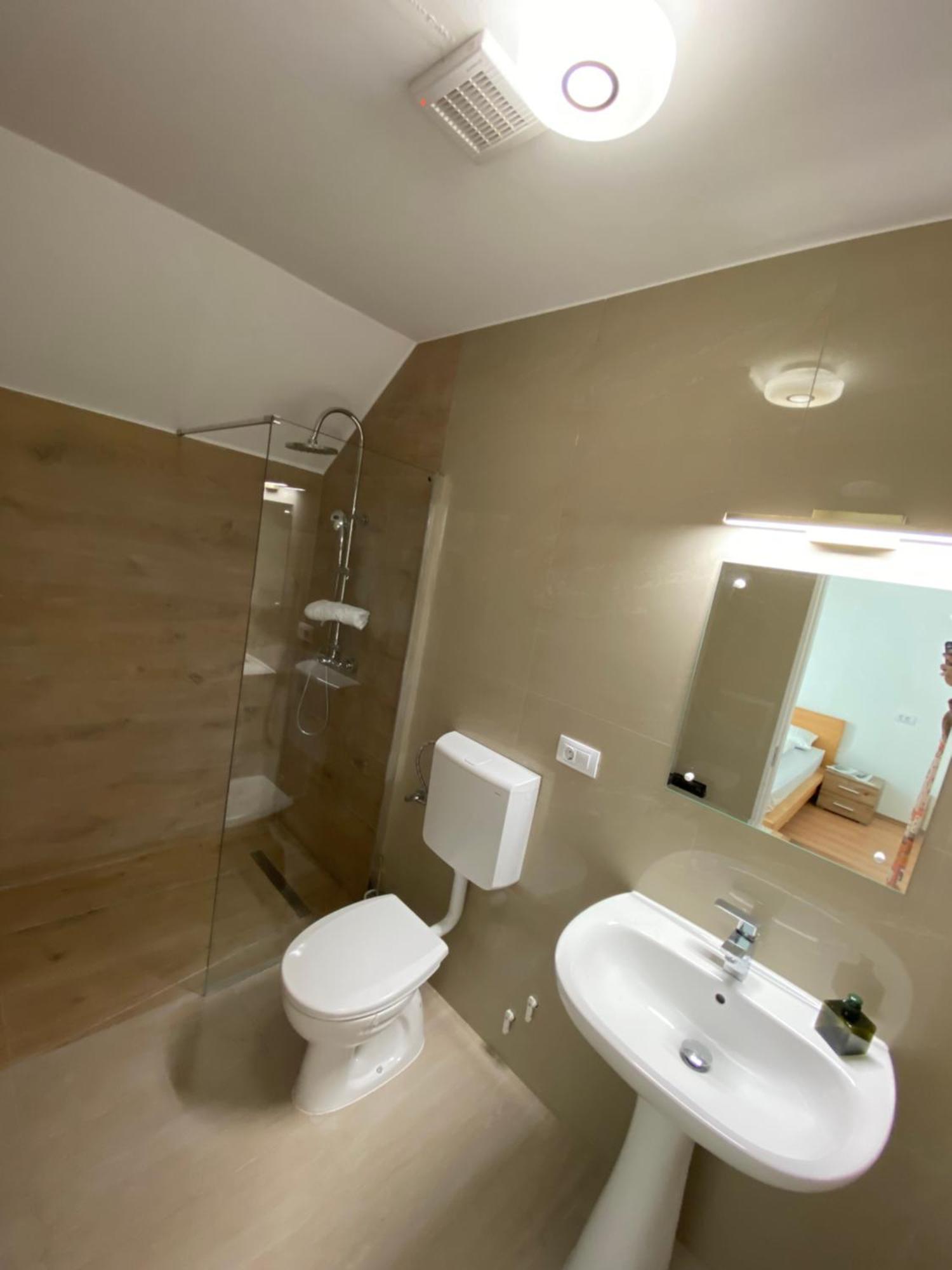 Mat & Edw Room Câmpulung Moldovenesc Exterior foto