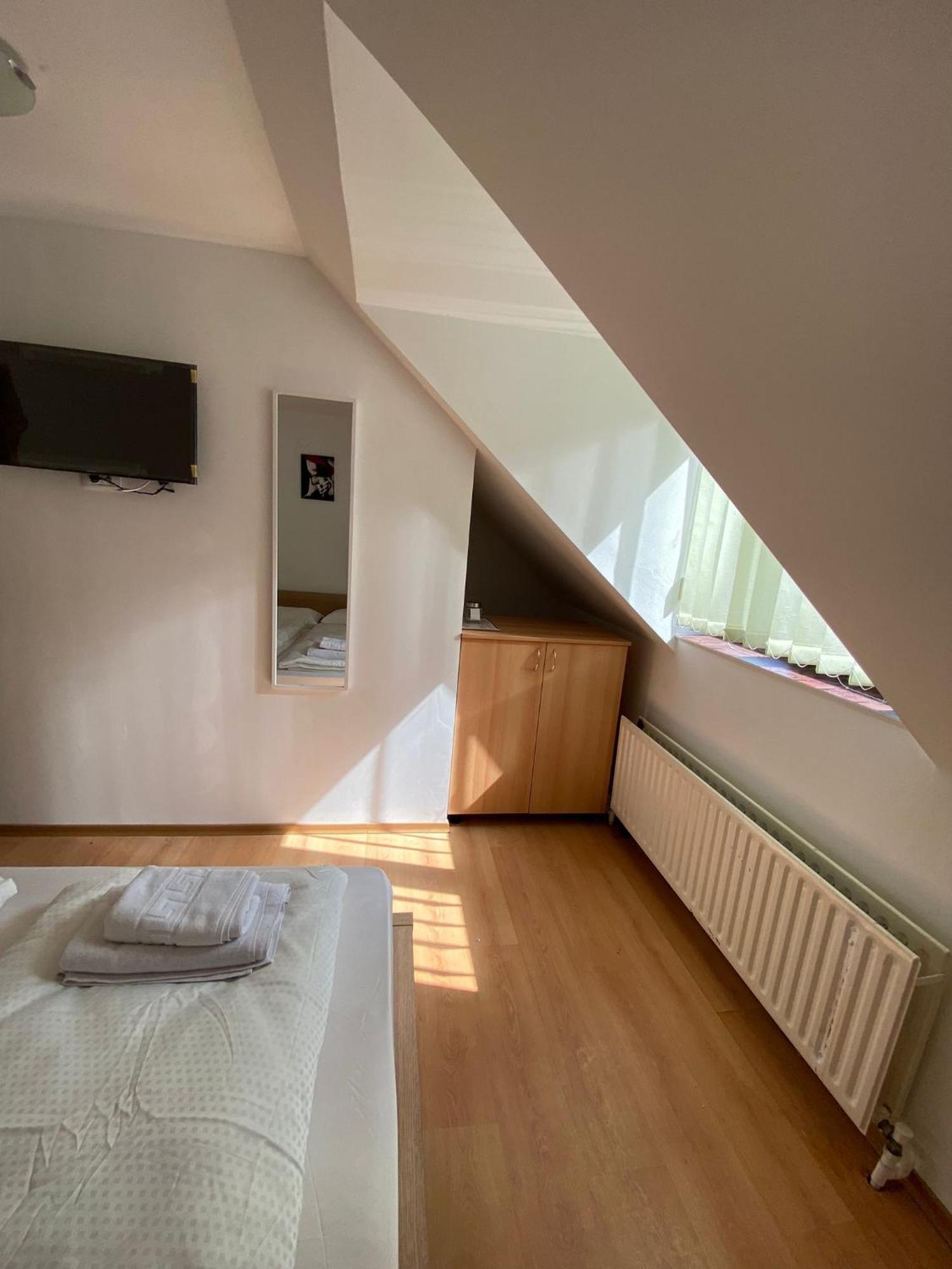 Mat & Edw Room Câmpulung Moldovenesc Exterior foto