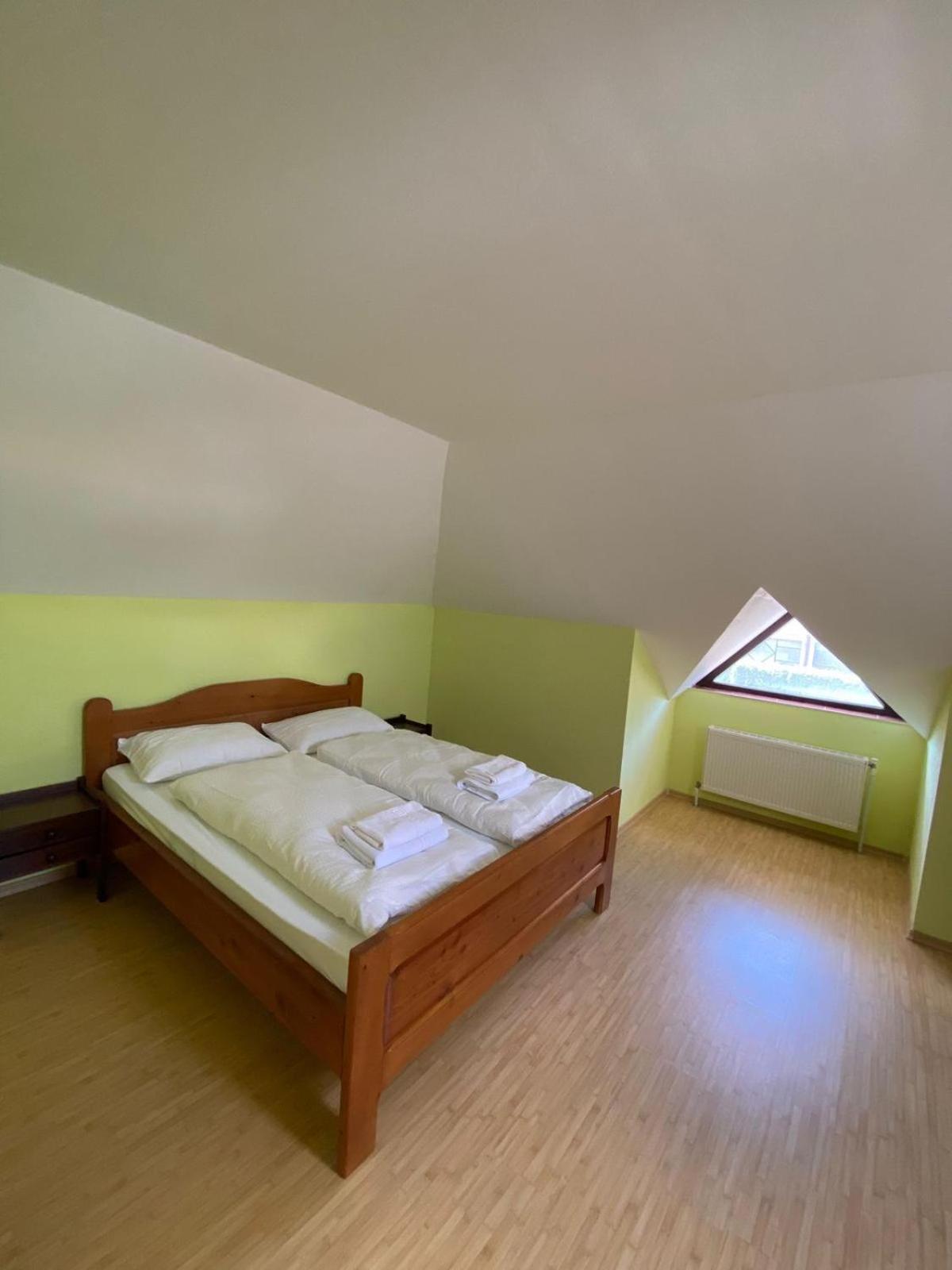Mat & Edw Room Câmpulung Moldovenesc Exterior foto